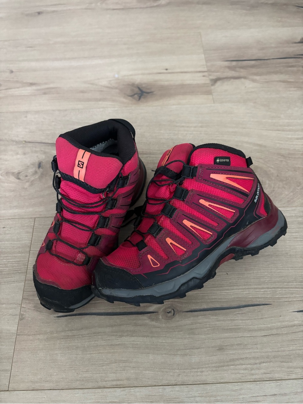 Salomon Kids Red and Black Trail Mid-Top Hiking Boots